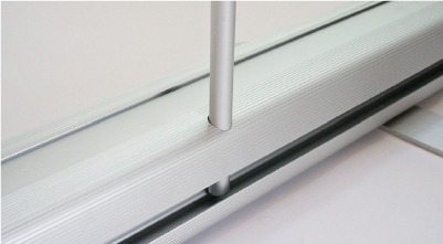 背面ポール差込イメージ